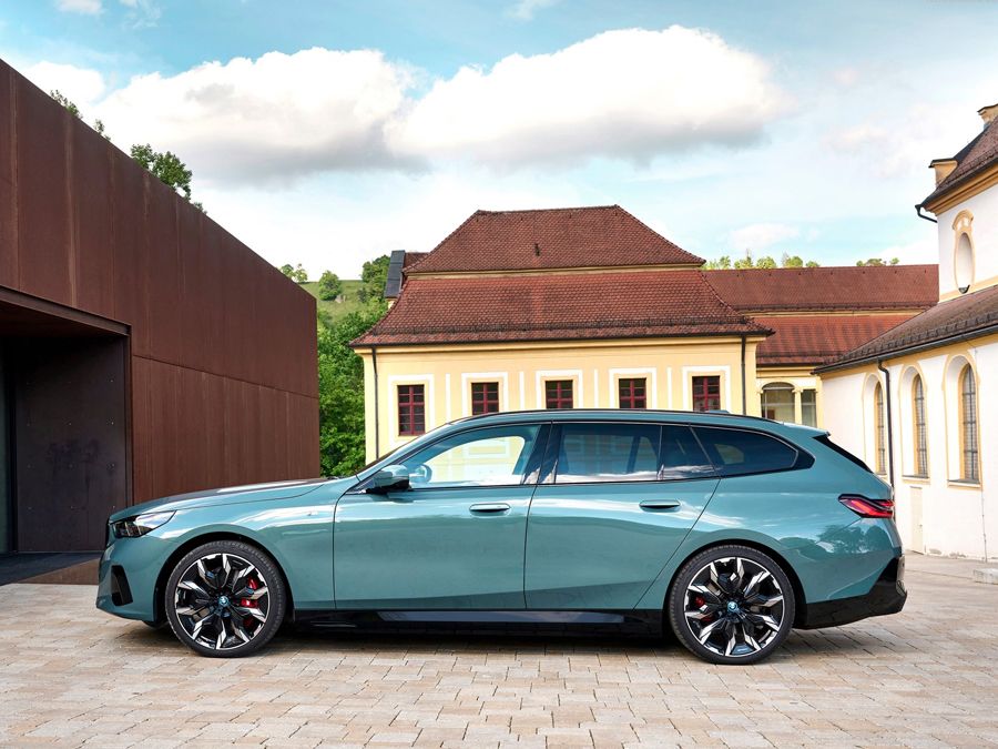 BMW i5 Touring
